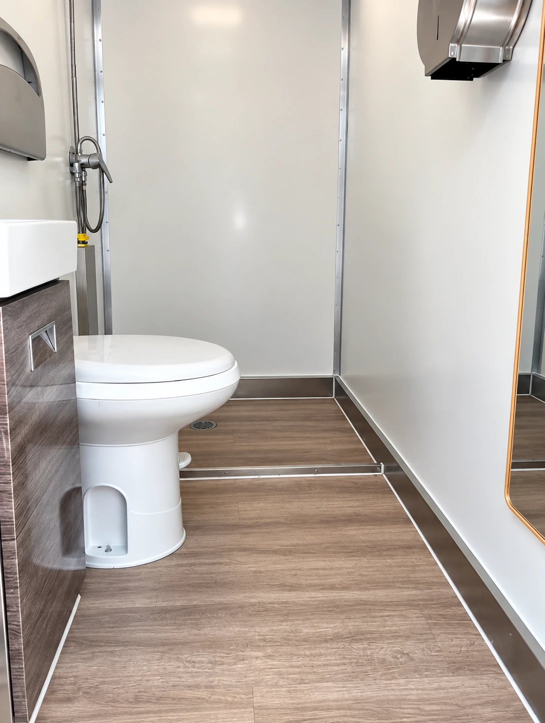30ft Luxury Shower-Restroom Combo (8 Stalls) interior and equipment